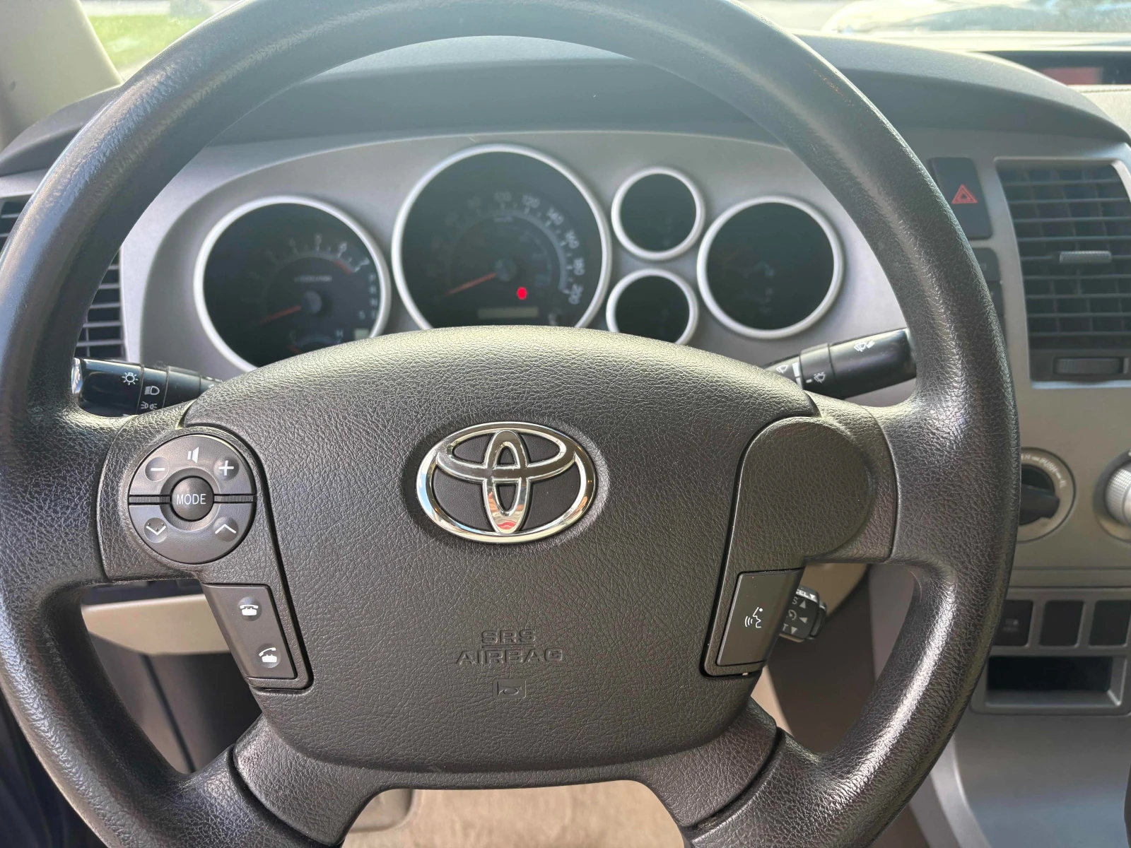 Toyota Tundra SR5 CARFAX АВТО КРЕДИТ - изображение 6