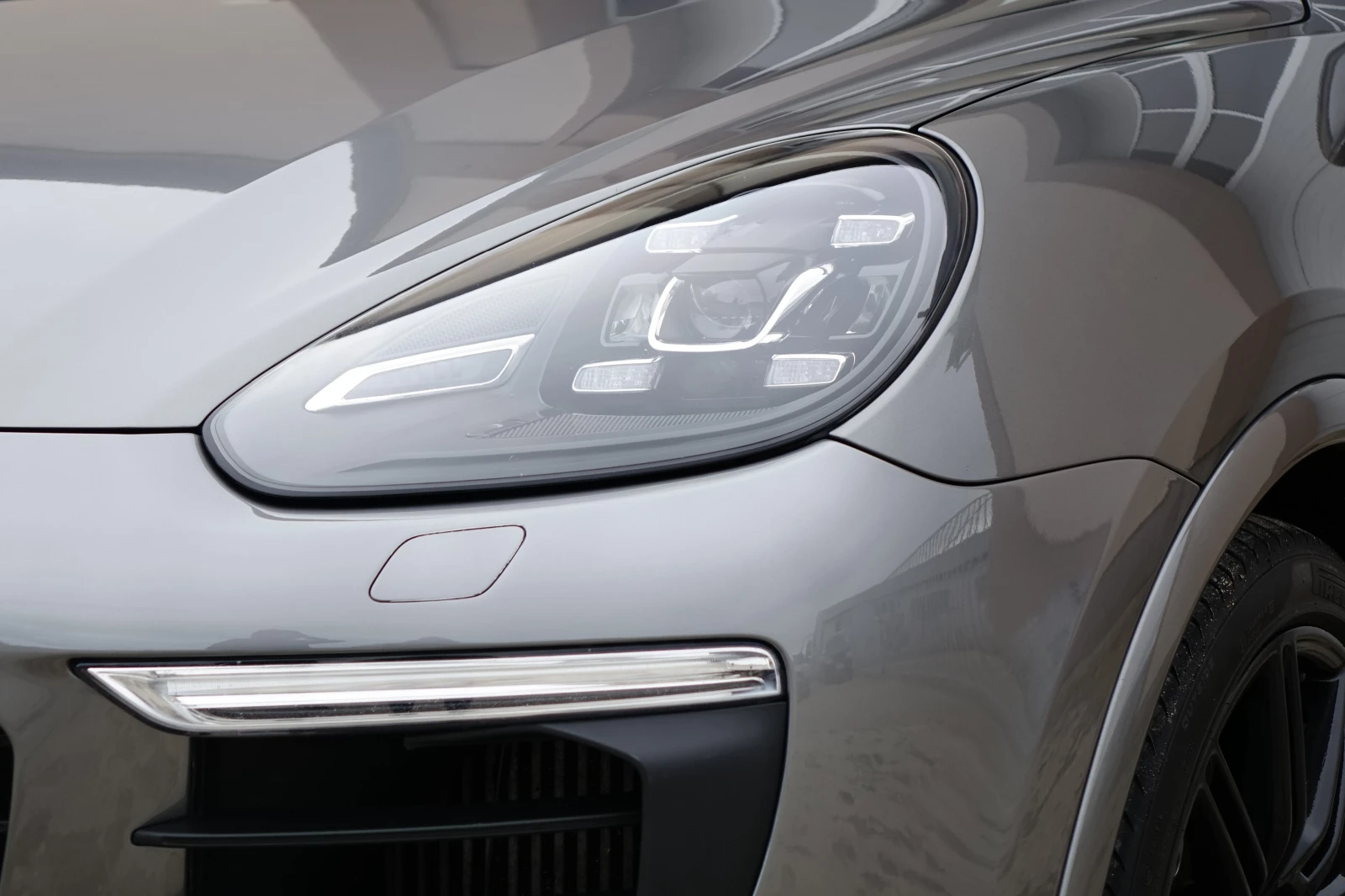 Porsche Cayenne GTS OPTIC* HD MATRIX LIGTS* BOSE* PANO*  - изображение 4