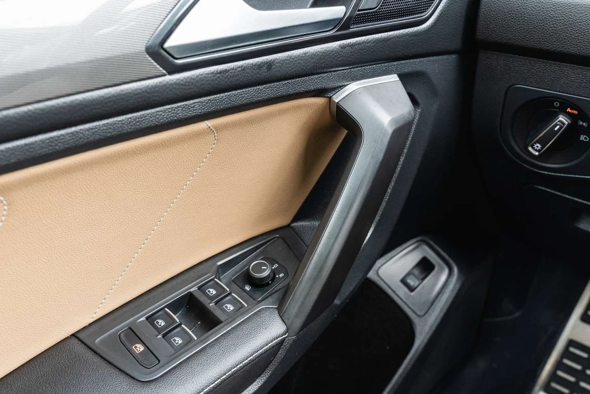 VW Tiguan 4Motion SE R Line Black  CARFAX | Mobile.bg � ����������� 14