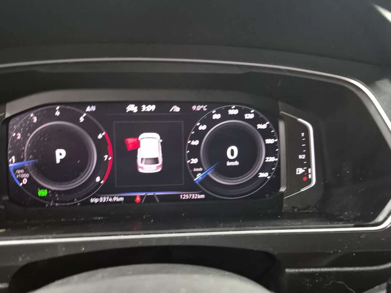 VW Tiguan * COMFORTLINE R LINE BLACK EDITION * CARFAX * ПАНО, снимка 10 - Автомобили и джипове - 54410672