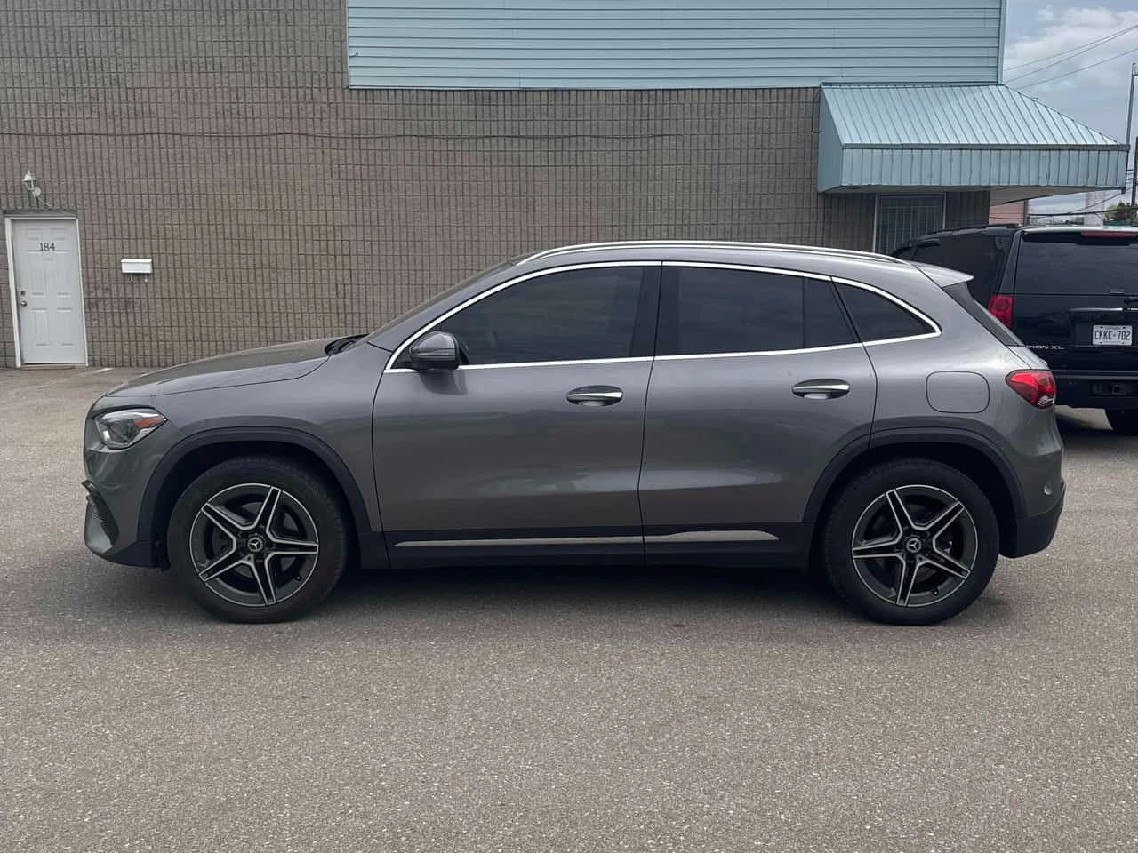 Mercedes-Benz GLA 250 * 2 КЛЮЧА * 360 * PANO * ПОДГРЕВИ, снимка 2 - Автомобили и джипове - 54434294