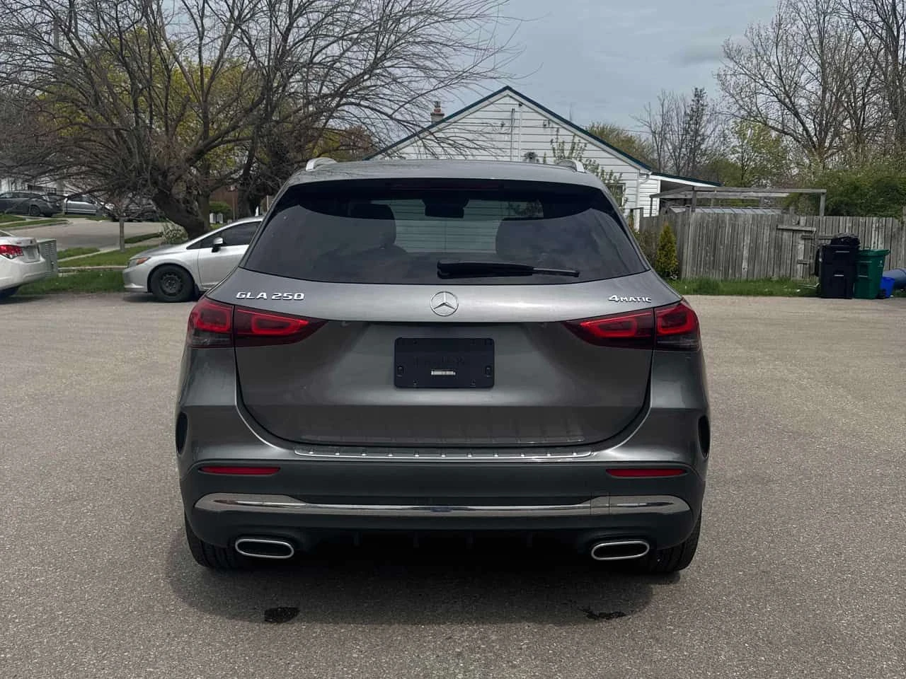 Mercedes-Benz GLA 250 * 2 КЛЮЧА * 360 * PANO * ПОДГРЕВИ, снимка 4 - Автомобили и джипове - 54434294