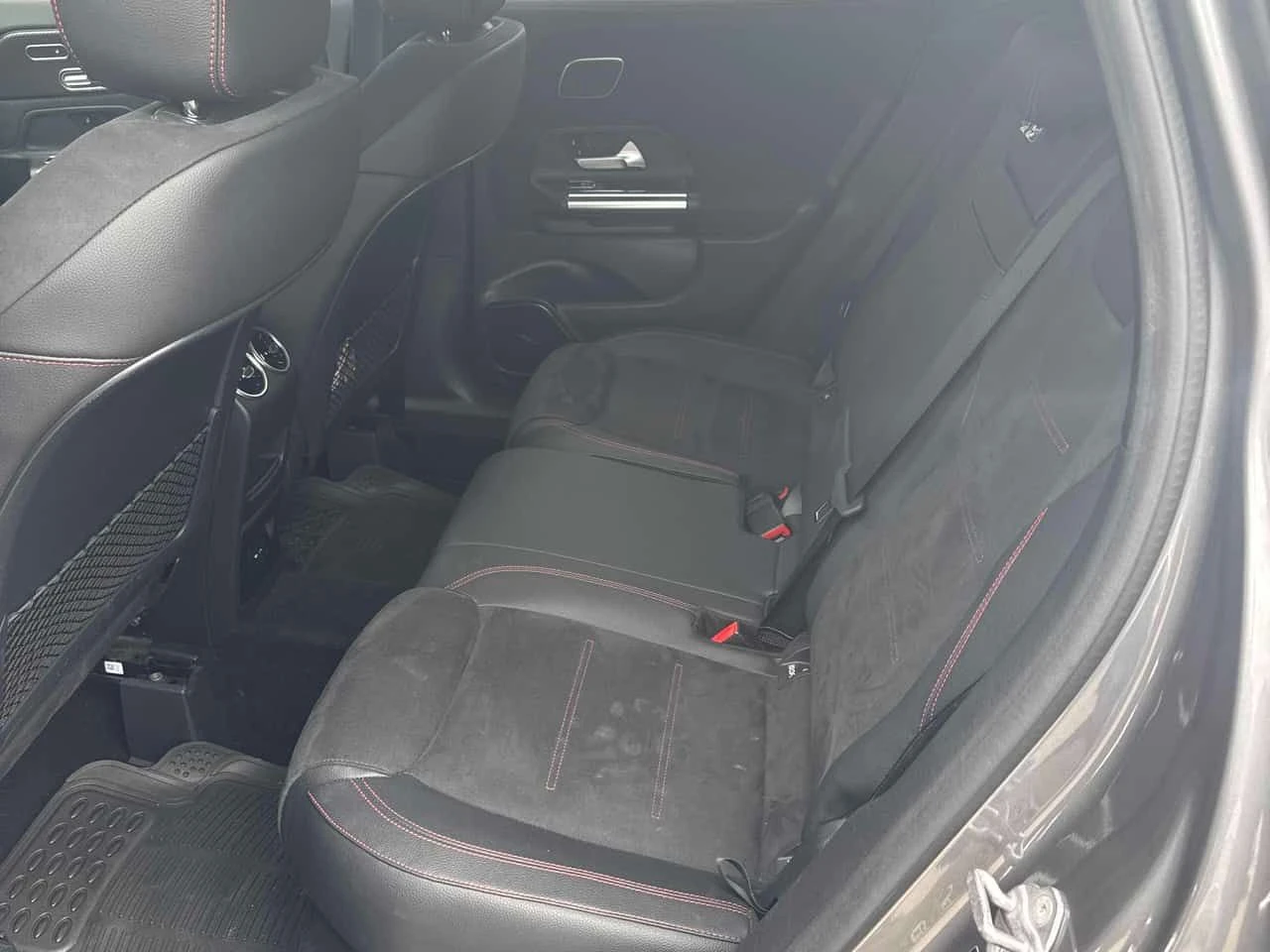 Mercedes-Benz GLA 250 * 2 КЛЮЧА * 360 * PANO * ПОДГРЕВИ, снимка 10 - Автомобили и джипове - 54434294
