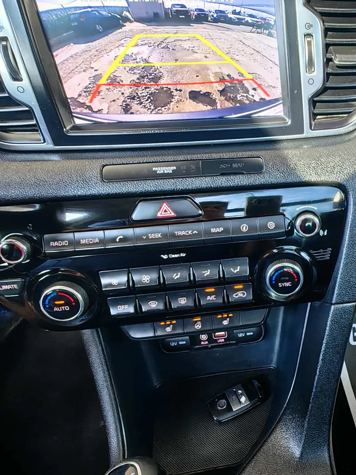 Kia Sportage 1.7 CRDI PREMIUM Сервизна история, снимка 14 - Автомобили и джипове - 54829439