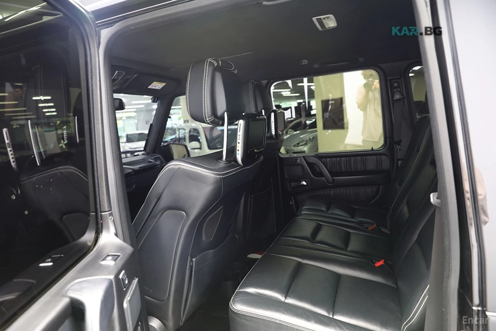 Mercedes-Benz G 63 AMG ПОДГРЕВ* ОБДУХВ* МОНИТОРИ* APPLE CARPLAY* HUD* ПАН, снимка 8 - Автомобили и джипове - 55050185