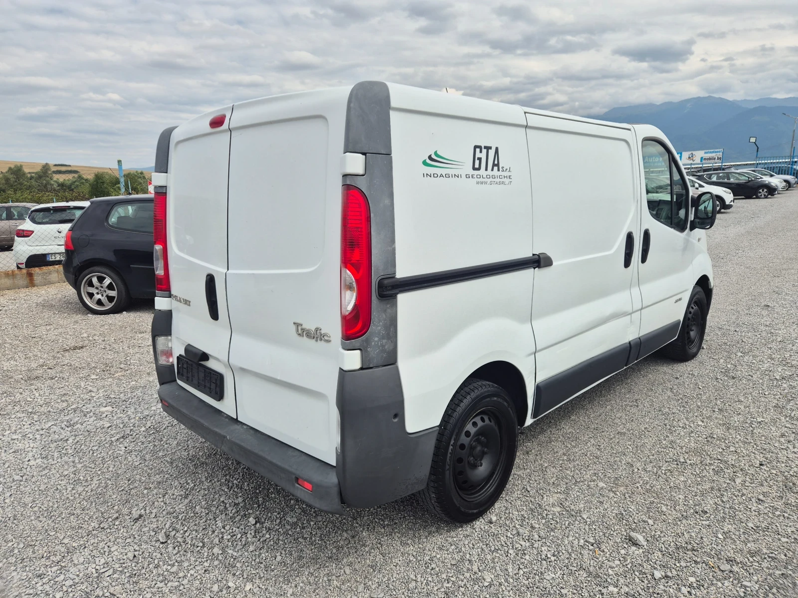 Renault Trafic 2.0 DCI - изображение 4
