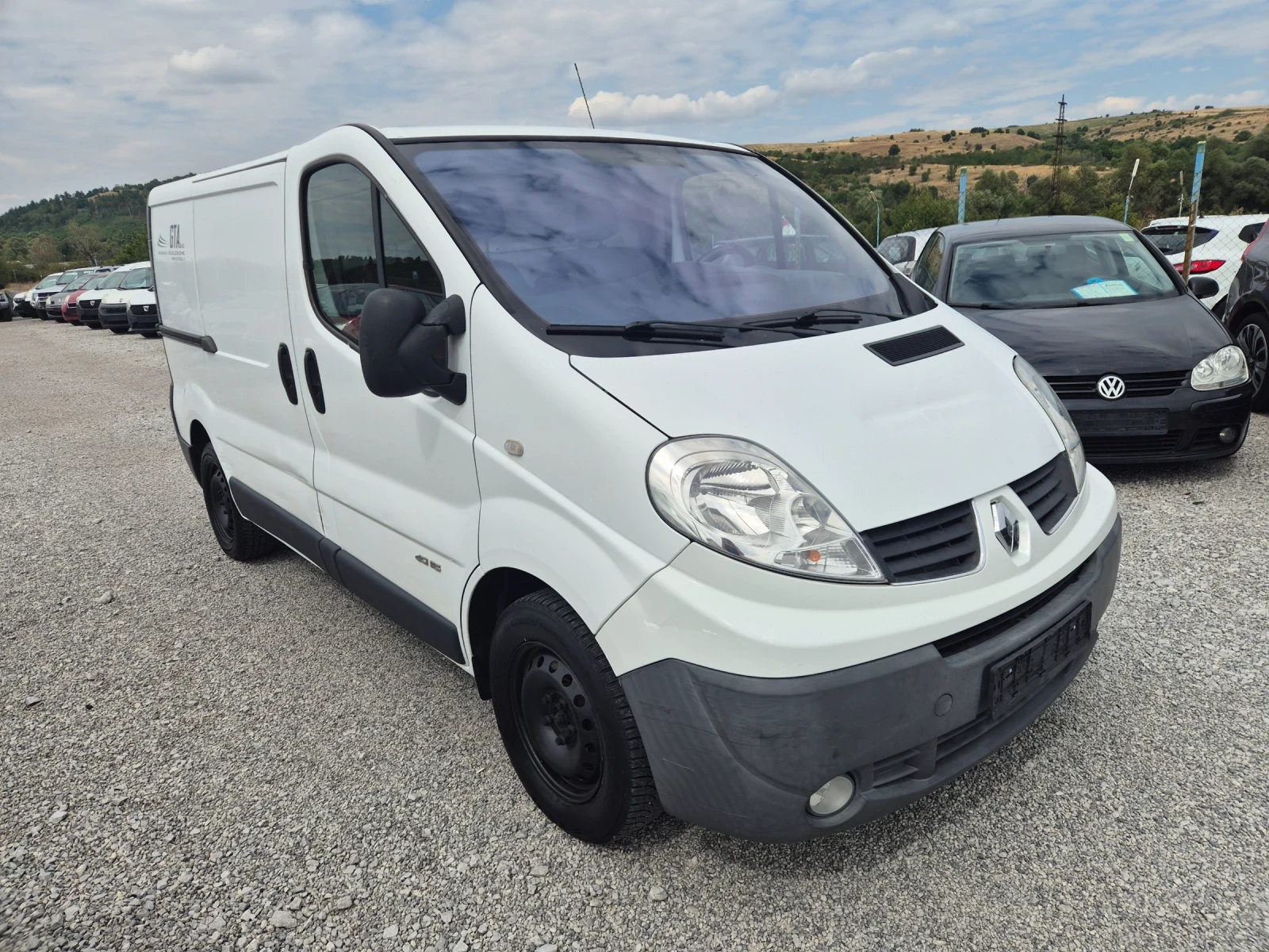Renault Trafic 2.0 DCI - изображение 2
