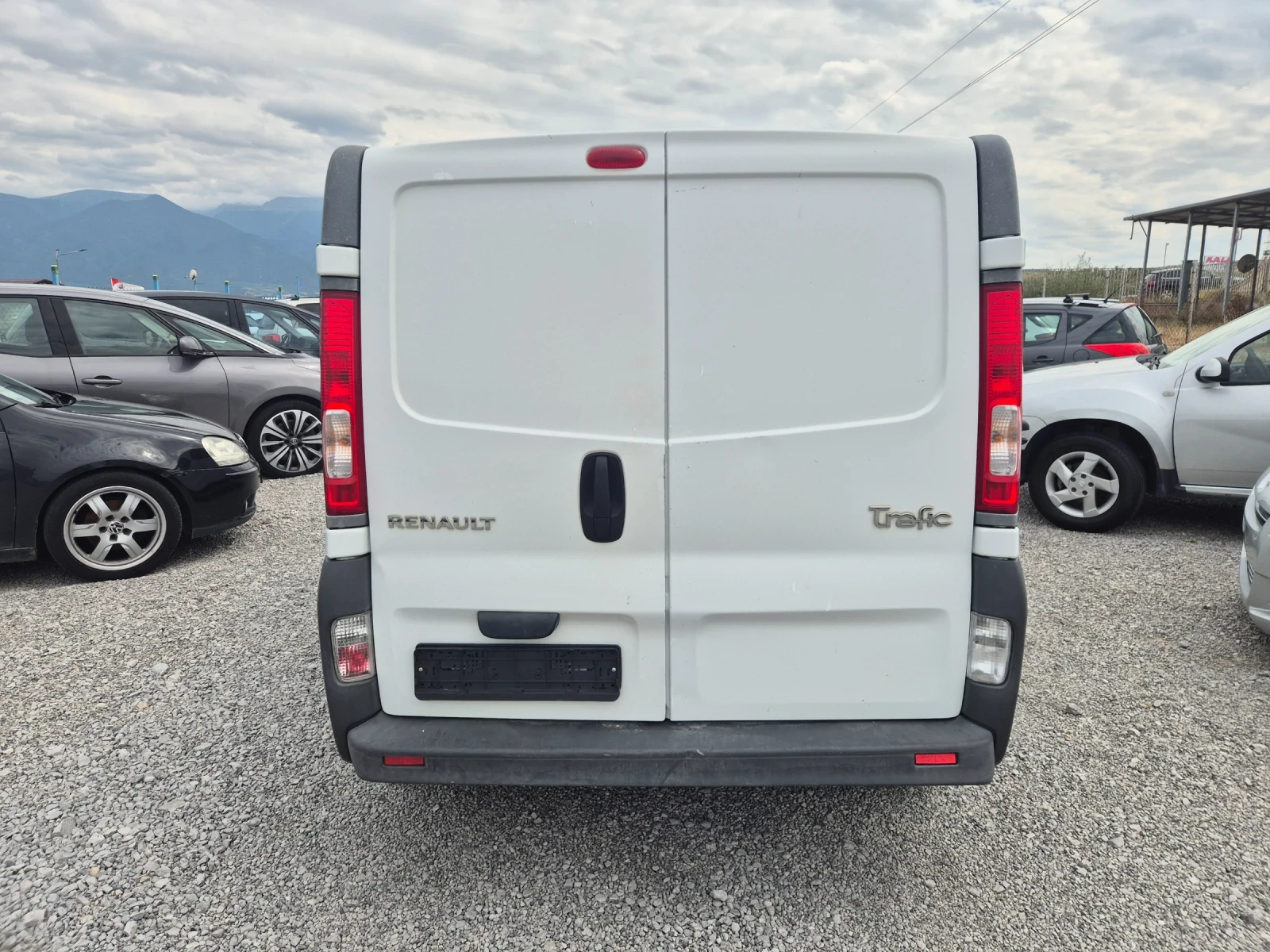 Renault Trafic 2.0 DCI - изображение 5