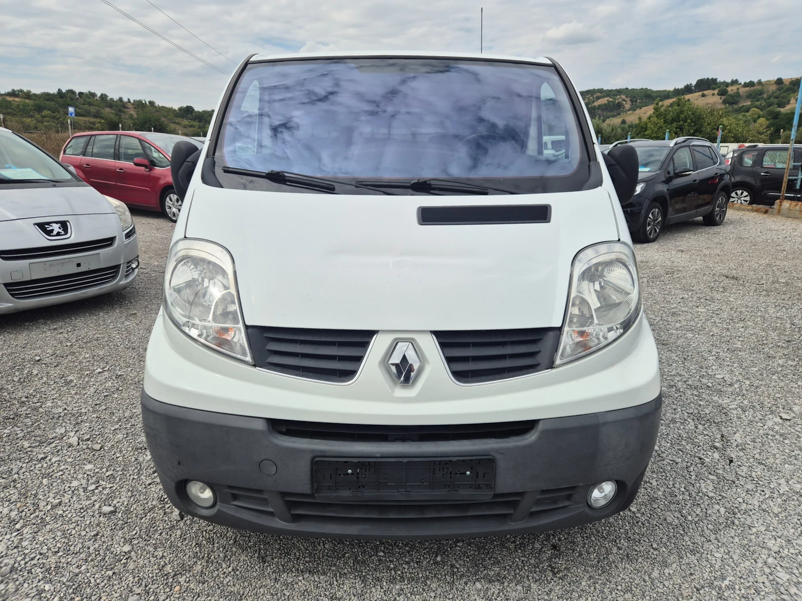 Renault Trafic 2.0 DCI - изображение 3