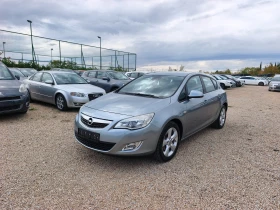 Opel Astra КАТО НОВА, снимка 1