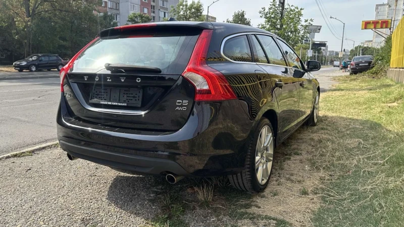 Volvo V60 2.4d 4x4 , снимка 6 - Автомобили и джипове - 47503170