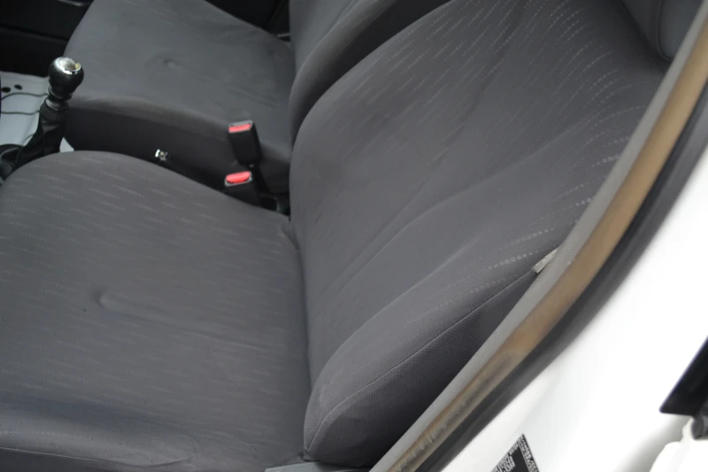 Toyota Yaris 1.4D-4D, снимка 9 - Автомобили и джипове - 47305585