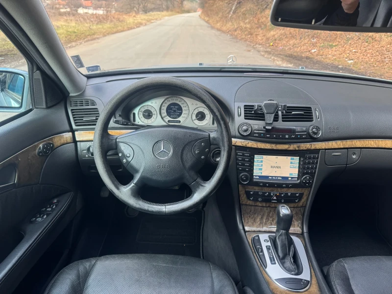 Mercedes-Benz E 320, снимка 15 - Автомобили и джипове - 48803724