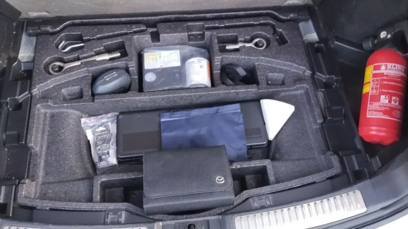 Mazda 6 Mazda 6 Sportbreak 2.2D, снимка 11 - Автомобили и джипове - 50821540