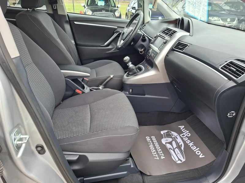 Toyota Corolla verso 1, 6 d, снимка 13 - Автомобили и джипове - 52682449