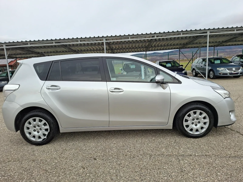 Toyota Corolla verso 1, 6 d, снимка 4 - Автомобили и джипове - 52682449