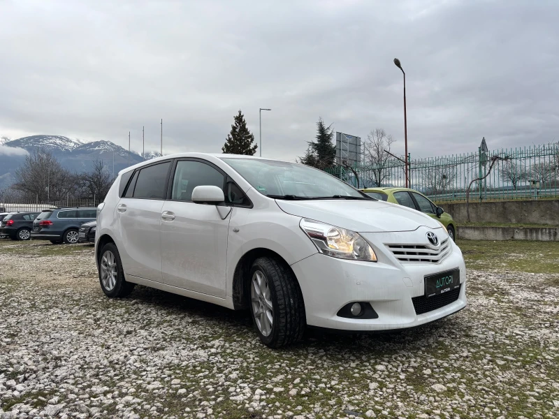 Toyota Verso D4D НАВИ ПАРКТРОНИК, снимка 3 - Автомобили и джипове - 53275090