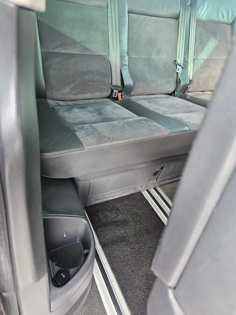 VW Multivan Highline / 4 Motion , снимка 3 - Автомобили и джипове - 53480998