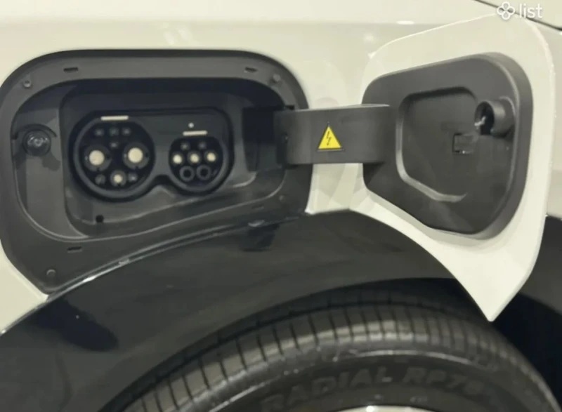 HongQi E-HS9, снимка 10 - Автомобили и джипове - 53524954