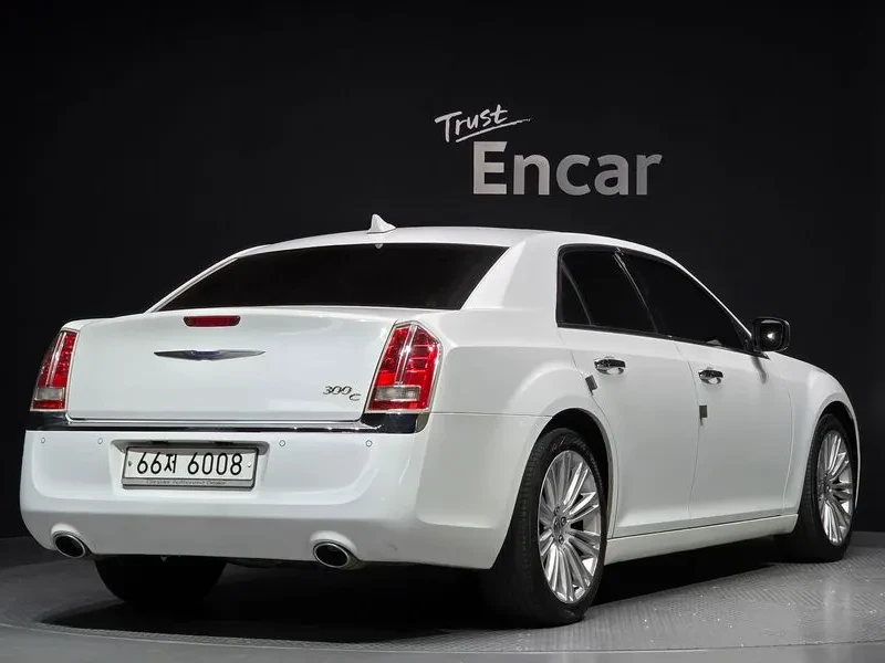 Chrysler 300c 3.6, снимка 2 - Автомобили и джипове - 54326064