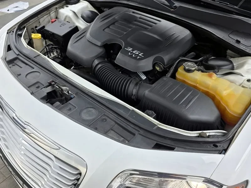 Chrysler 300c 3.6, снимка 6 - Автомобили и джипове - 54326064