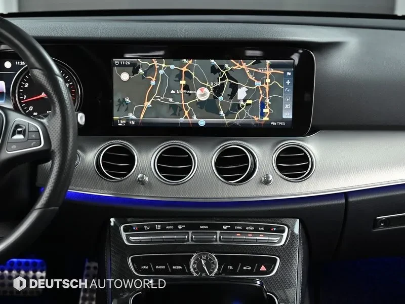 Mercedes-Benz E 200 Avantgarde, снимка 14 - Автомобили и джипове - 54955194