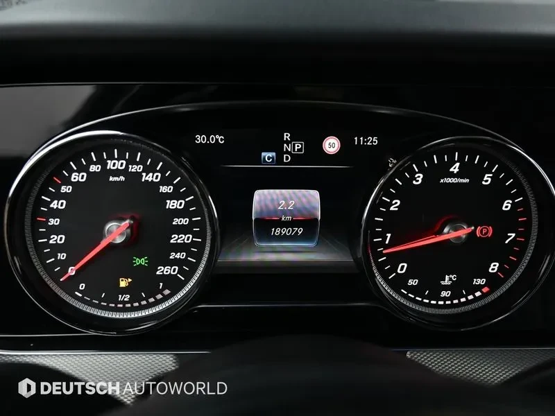 Mercedes-Benz E 200 Avantgarde, снимка 8 - Автомобили и джипове - 54955194