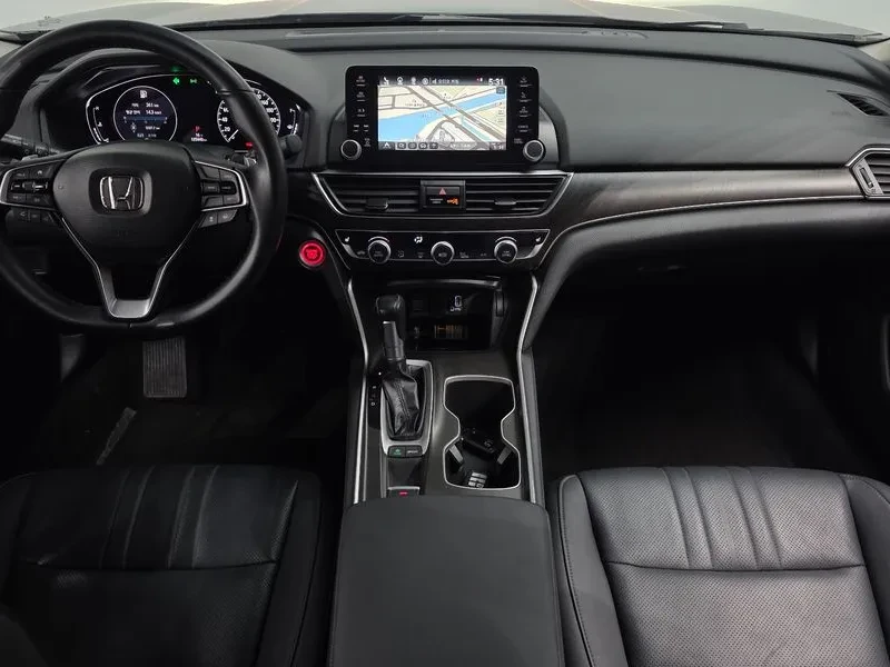 Honda Accord 1.5T Бензин, снимка 3 - Автомобили и джипове - 55314358