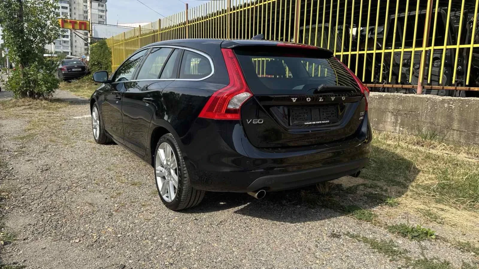 Volvo V60 2.4d 4x4  - изображение 4