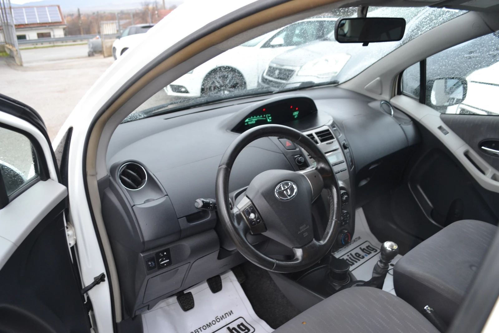 Toyota Yaris 1.4D-4D - изображение 8