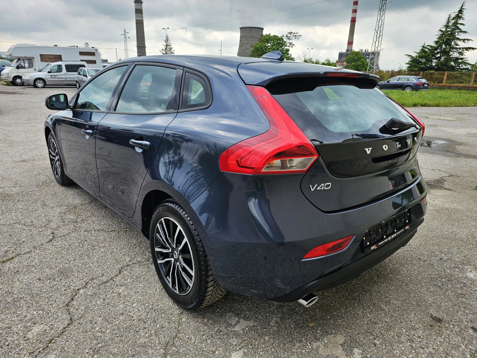 Volvo V40 2.0 GEARTRONIC R-DESIGN EURO 6D - изображение 5