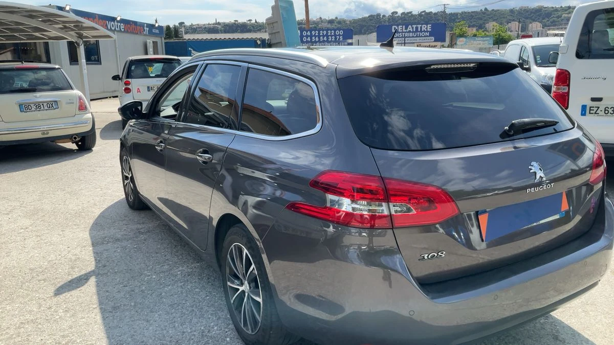 Peugeot 308 РЕАЛЕН ПРОБЕГ - изображение 8