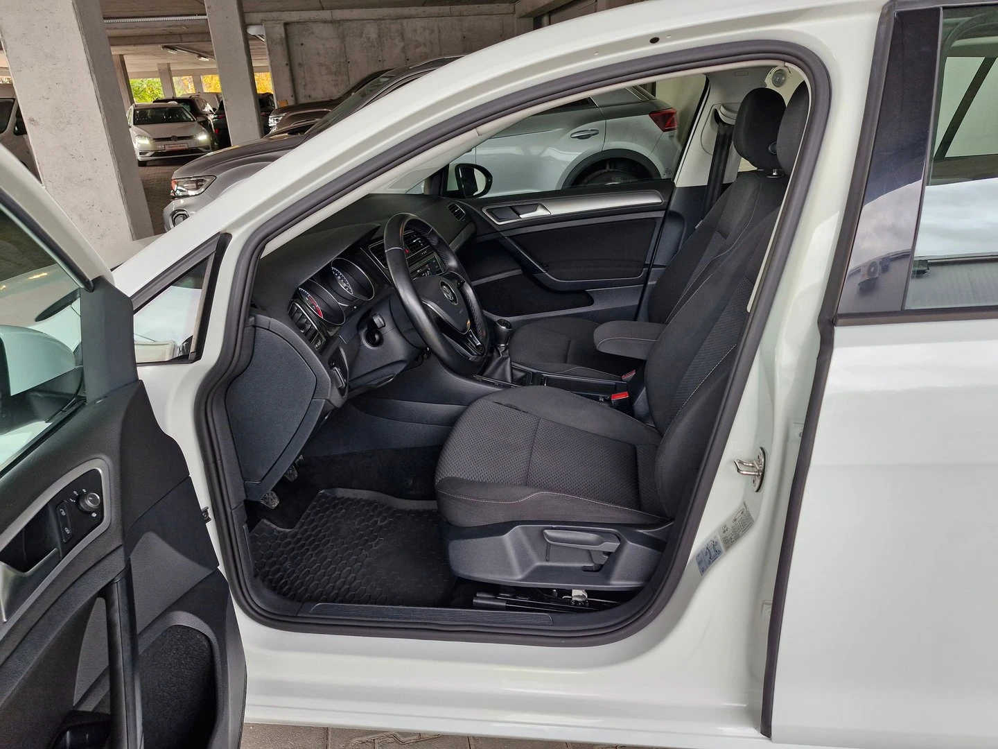 VW Golf Trendline 1.0 TSI BMT | Mobile.bg   4