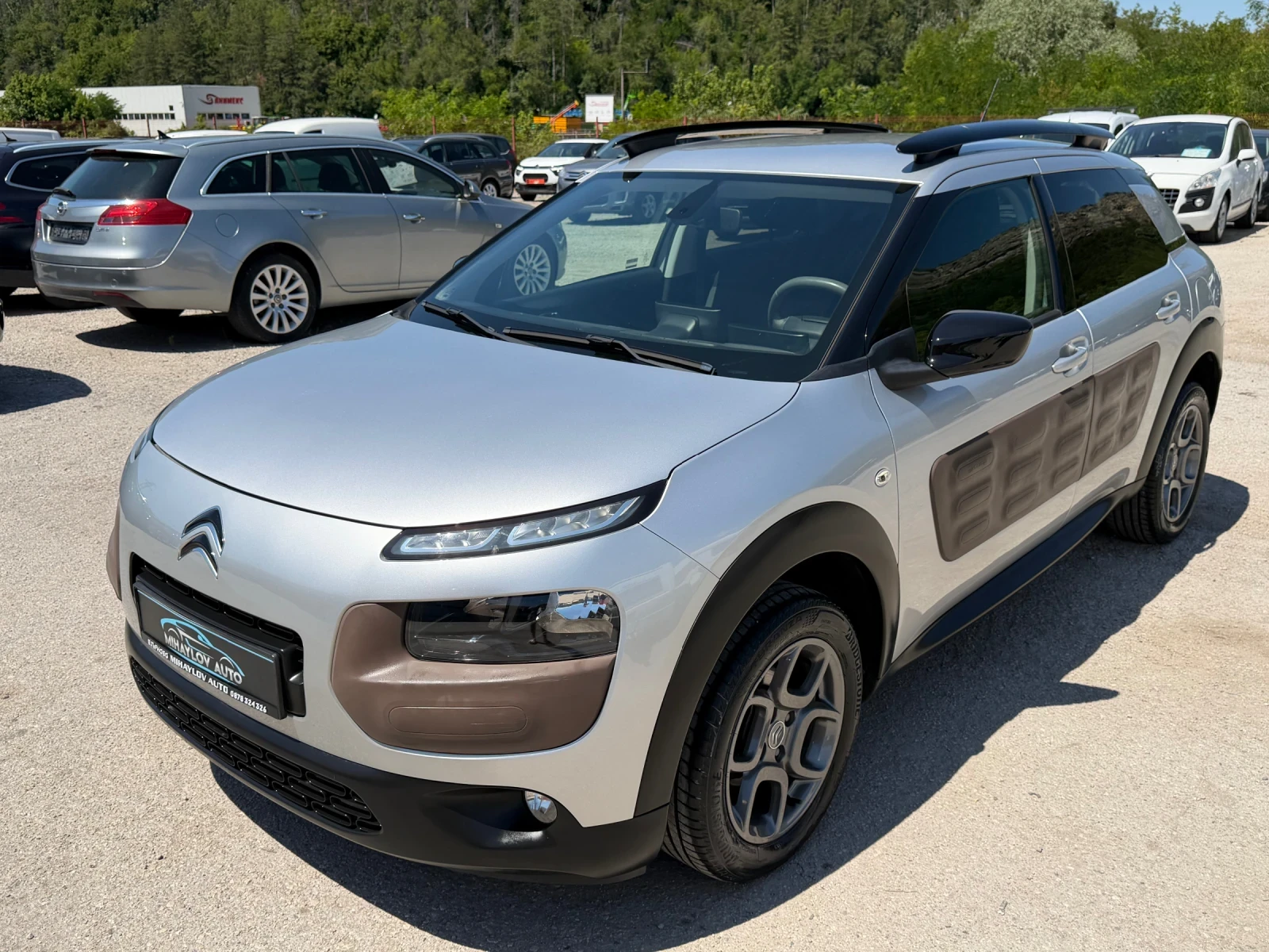 Citroen C4 Cactus 1.2i КАТО НОВА, снимка 7 - Автомобили и джипове - 52539145