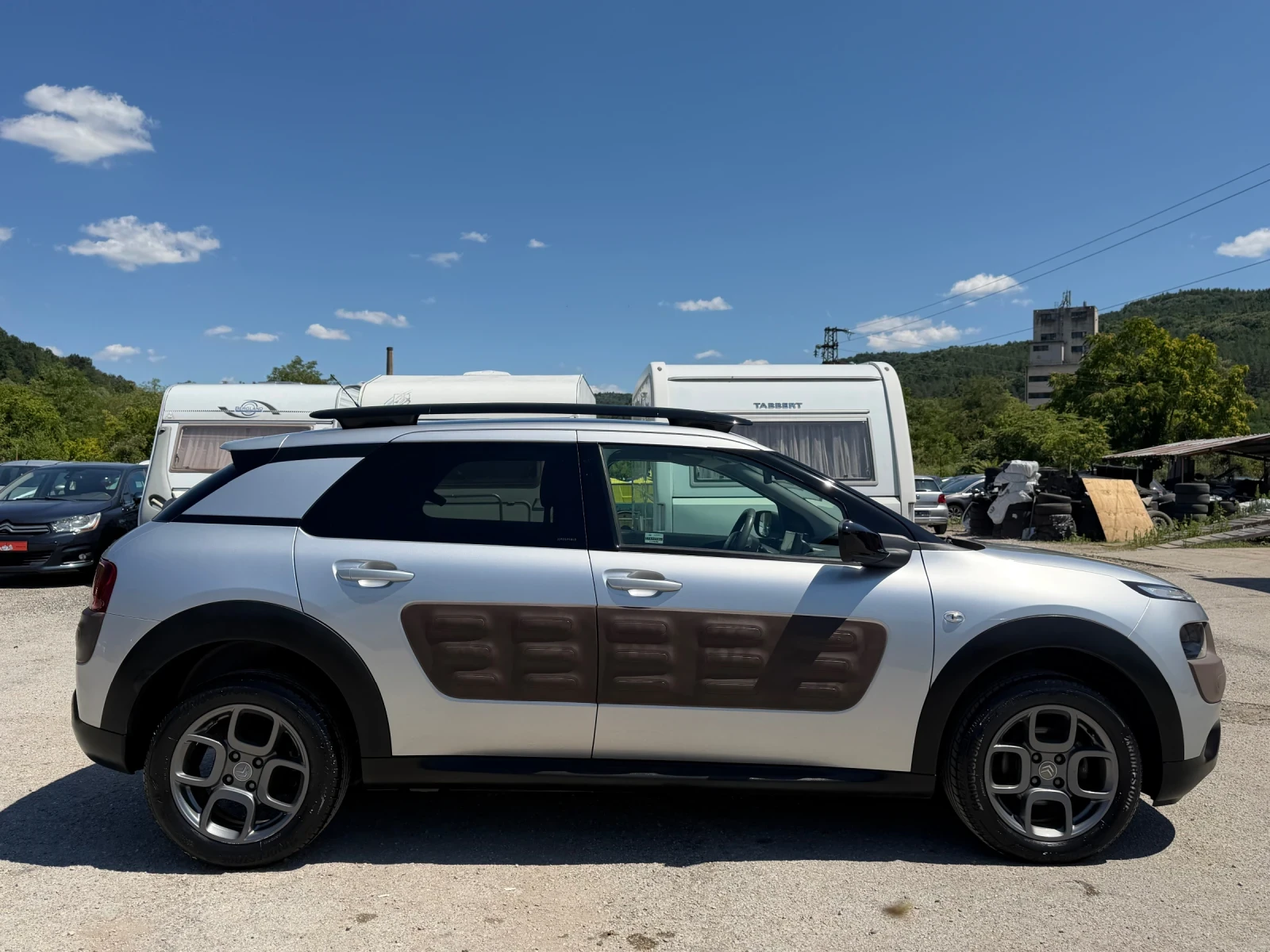 Citroen C4 Cactus 1.2i КАТО НОВА, снимка 2 - Автомобили и джипове - 52539145