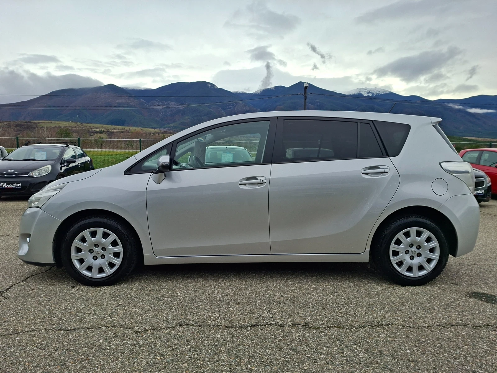 Toyota Corolla verso 1, 6 d - изображение 8