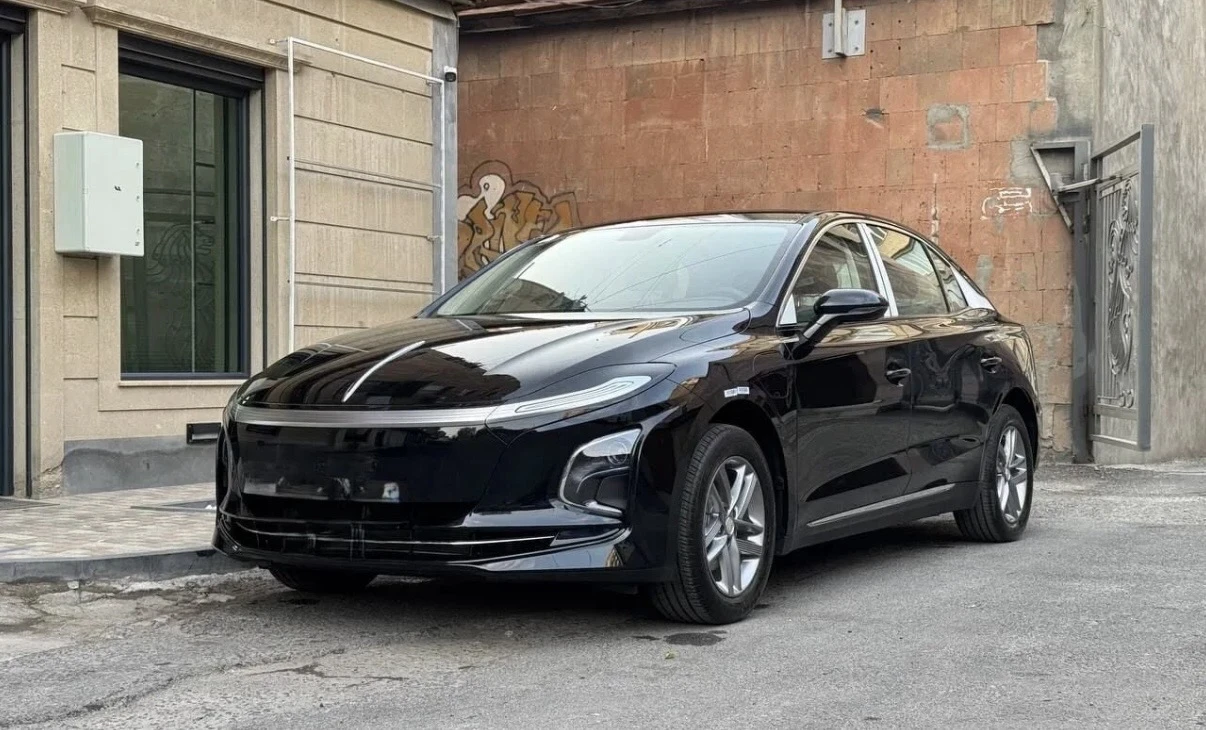 HongQi E-HS9 | Mobile.bg � ����������� 11