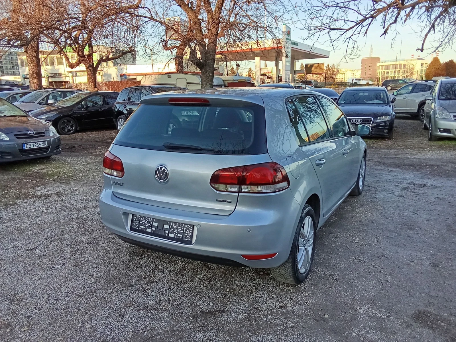 VW Golf 1.6i-ГАЗ-HIGH LINE - изображение 4