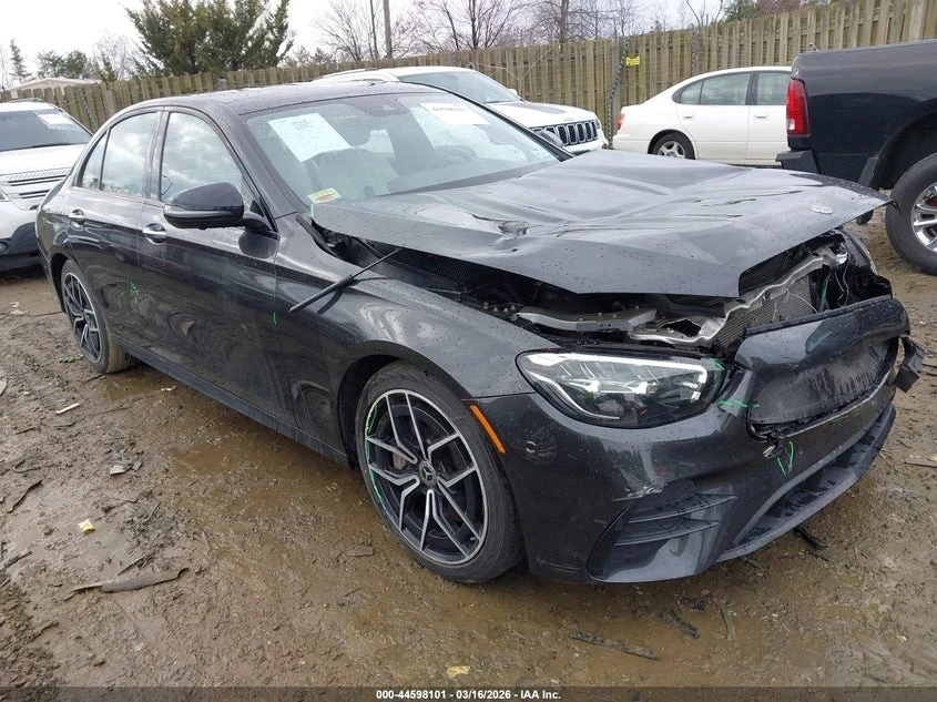 Mercedes-Benz E 350 4MATIC С РЕГИСТРАЦИЯ & АВТО КРЕДИТ , снимка 3 - Автомобили и джипове - 54032646