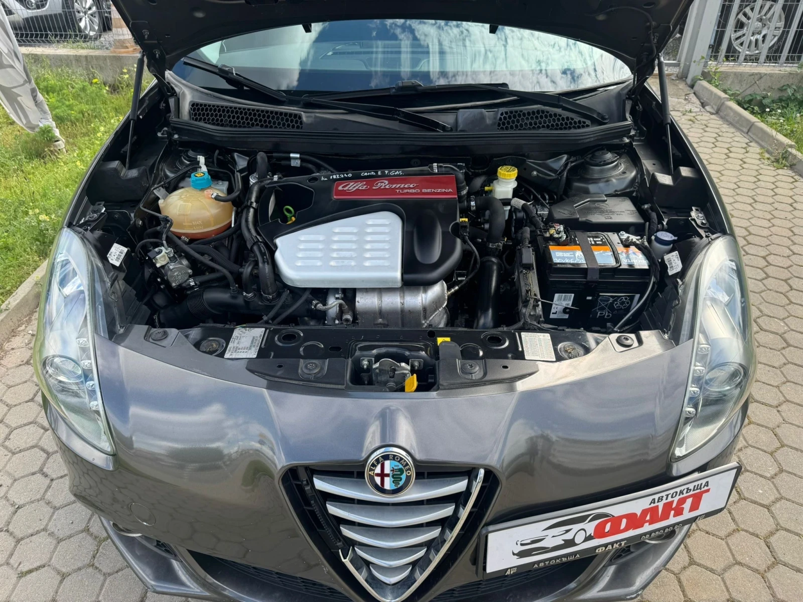 Alfa Romeo Giulietta 1.4i/ГАЗ, снимка 17 - Автомобили и джипове - 54661180