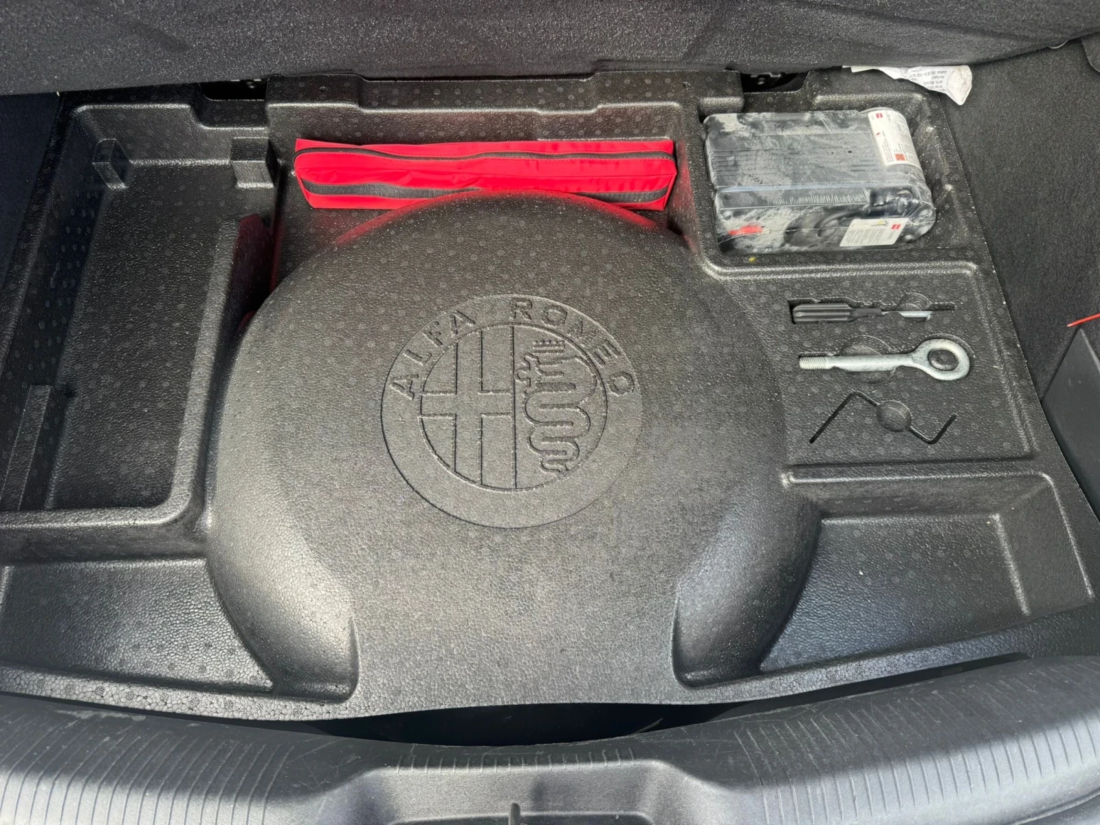 Alfa Romeo Giulietta 1.4i/ГАЗ, снимка 15 - Автомобили и джипове - 54661180
