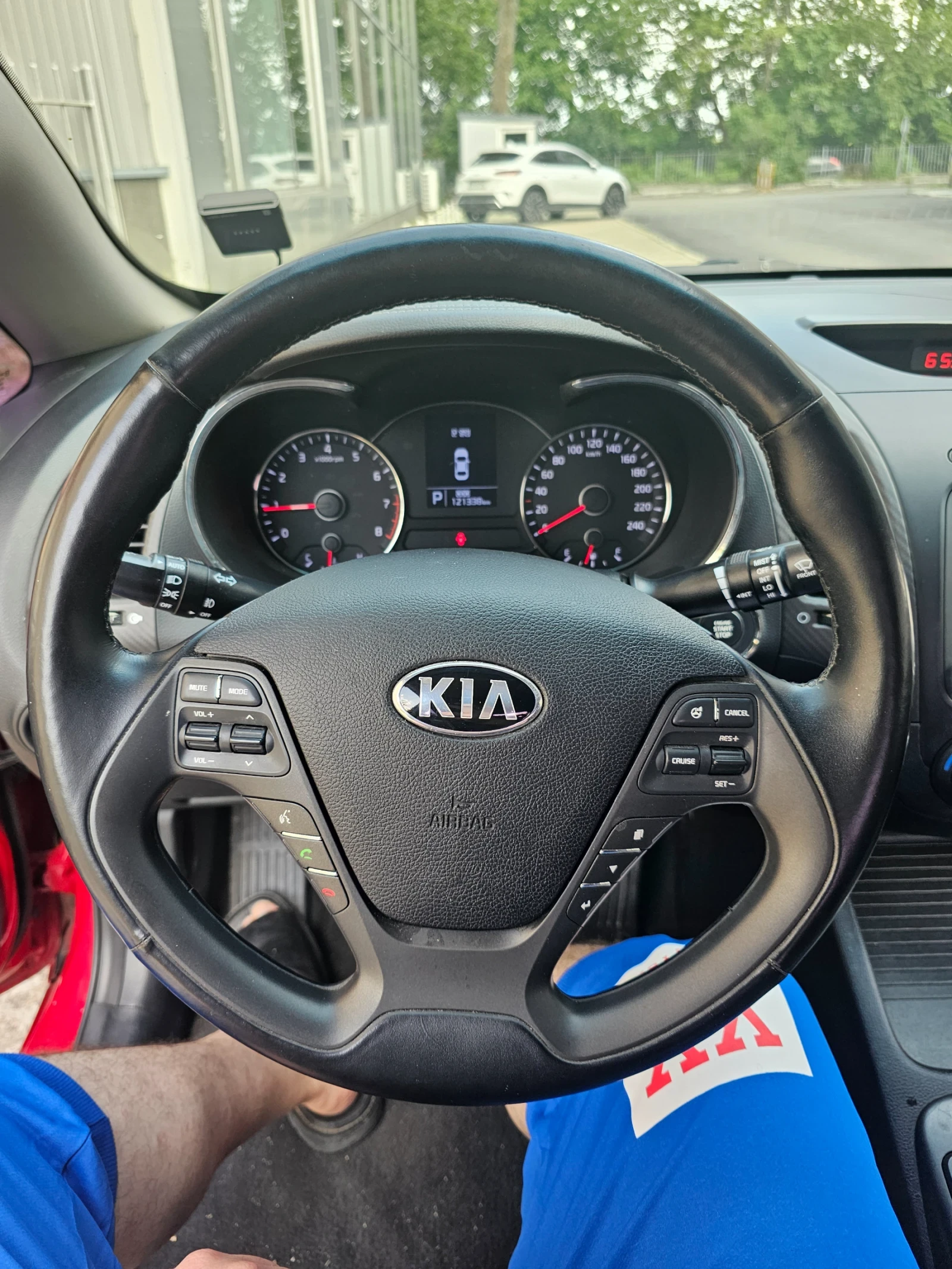 Kia K3 1.6 Model 2015, снимка 13 - Автомобили и джипове - 54799011