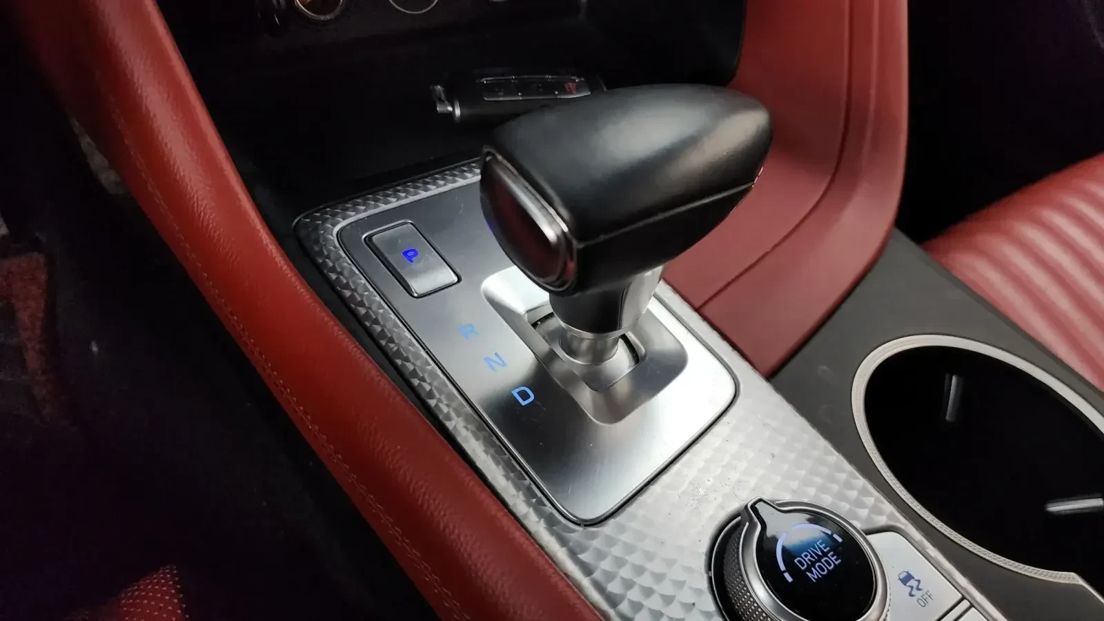 Genesis G70 2.0T 2Wd !!!РЕАЛНА ЦЕНА!!!, снимка 11 - Автомобили и джипове - 55038514