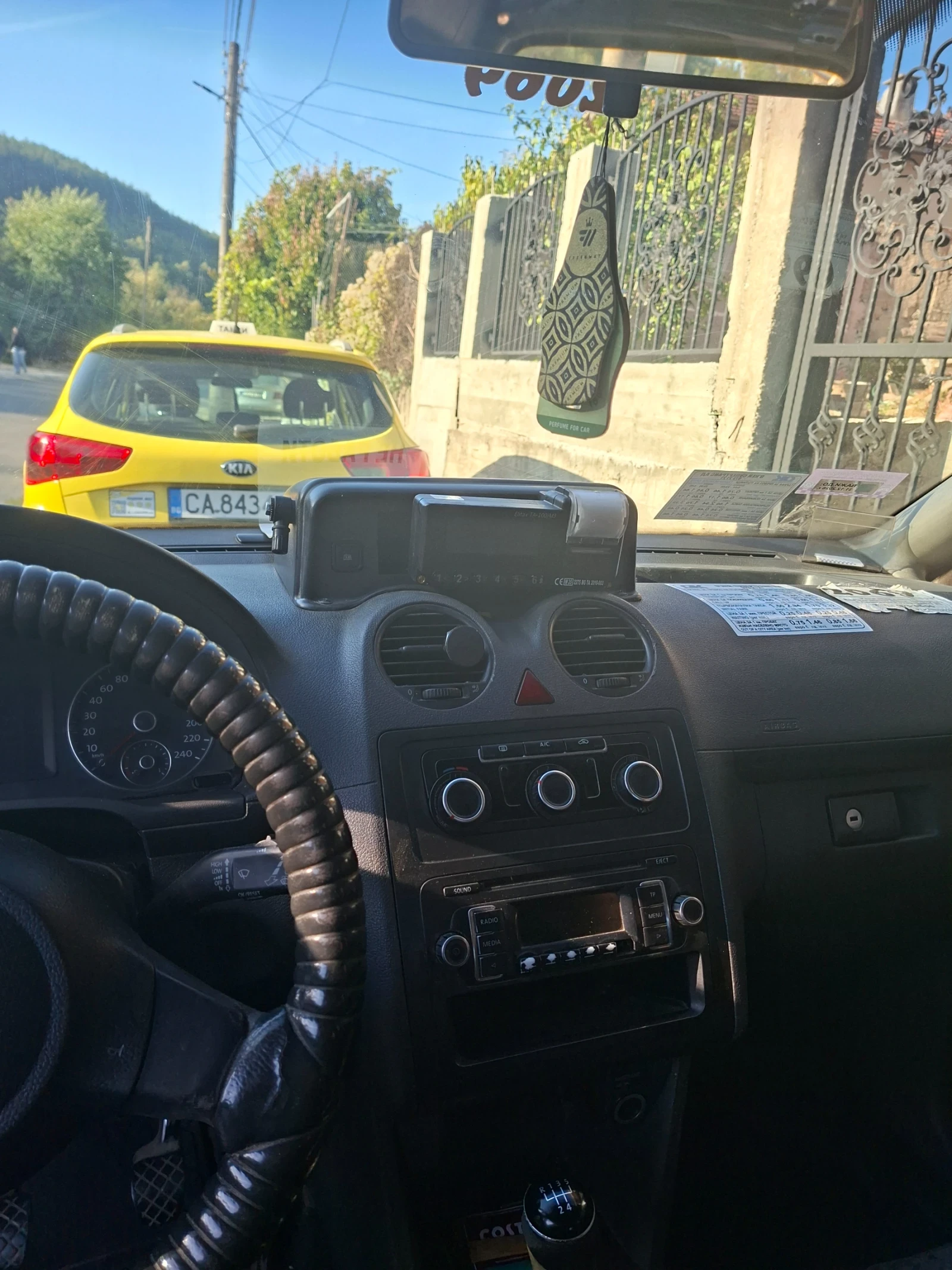 VW Caddy, снимка 3 - Автомобили и джипове - 56266592