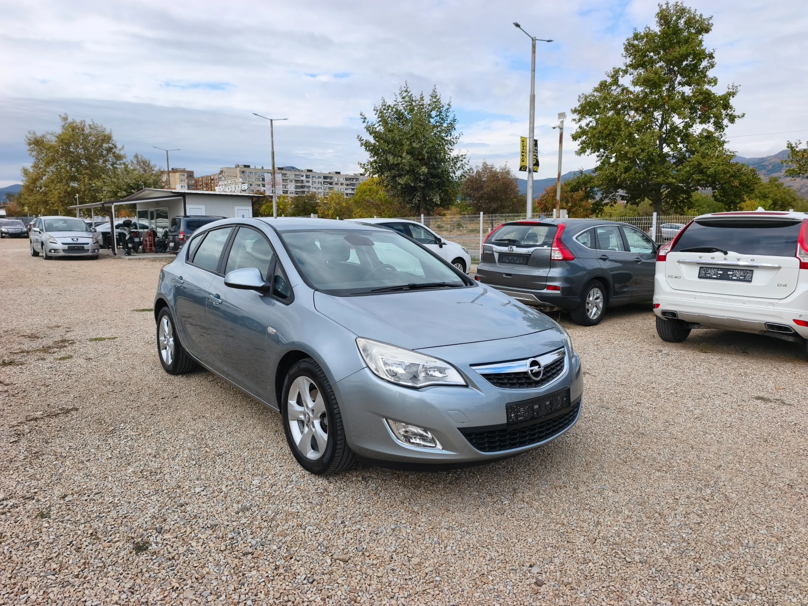 Opel Astra КАТО НОВА, снимка 3 - Автомобили и джипове - 56461350