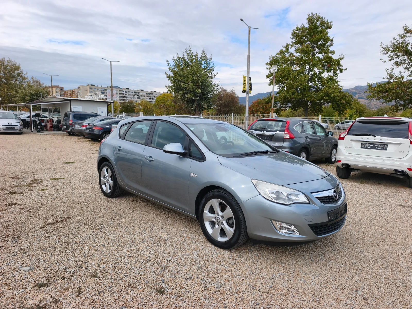 Opel Astra КАТО НОВА, снимка 4 - Автомобили и джипове - 56461350