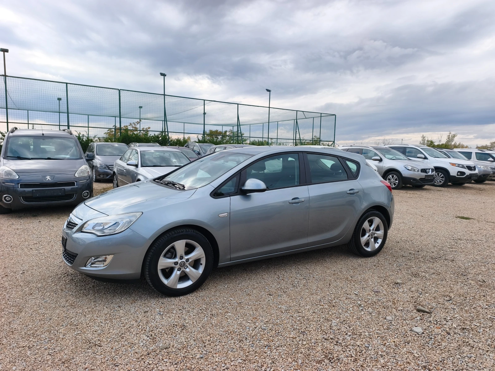 Opel Astra КАТО НОВА, снимка 10 - Автомобили и джипове - 56461350