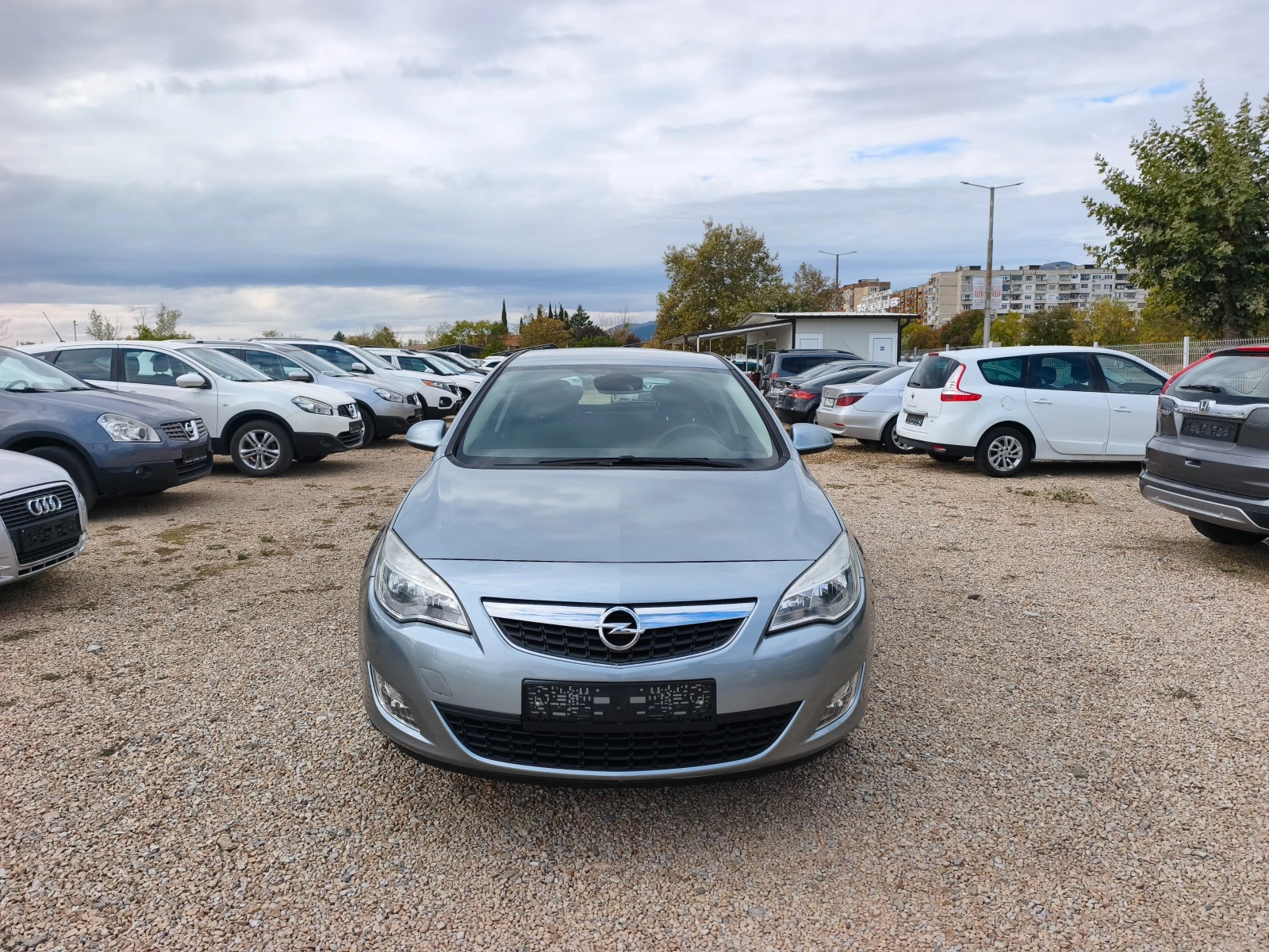 Opel Astra КАТО НОВА, снимка 2 - Автомобили и джипове - 56461350