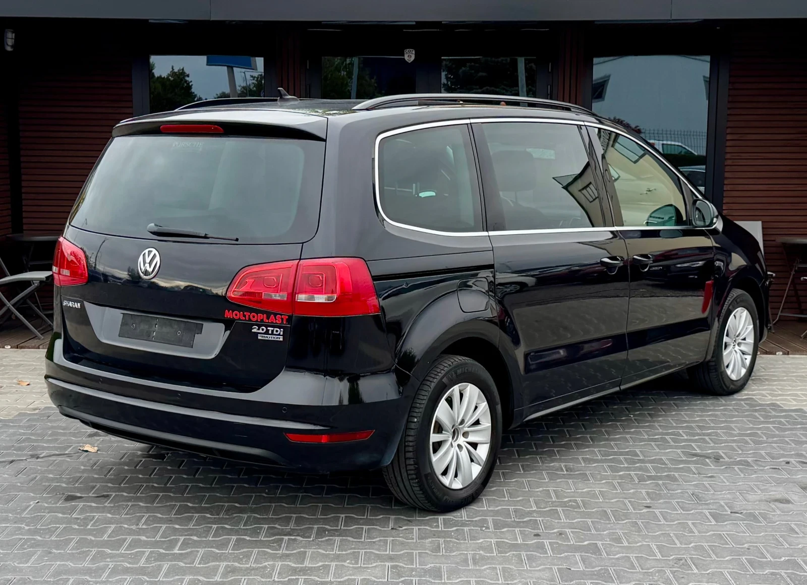 VW Sharan 4Motion* Navi* Подгрев* Лизинг, снимка 6 - Автомобили и джипове - 56481215