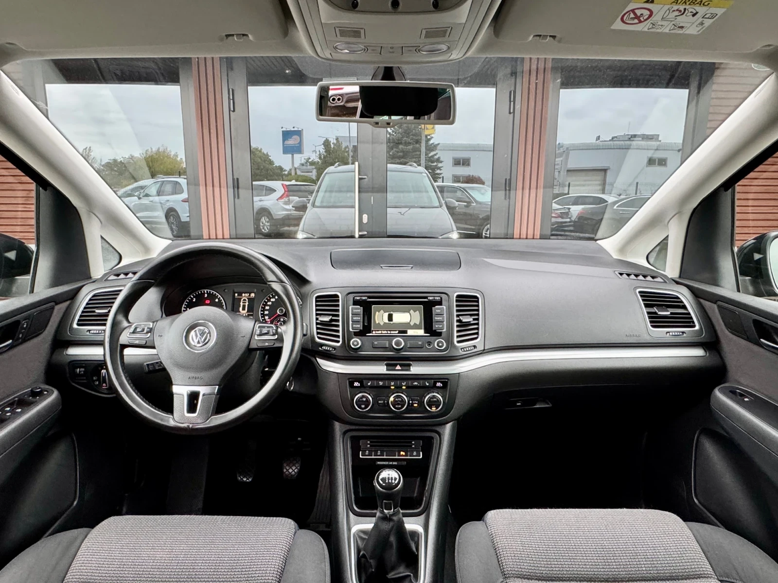 VW Sharan 4Motion* Navi* Подгрев* Лизинг, снимка 11 - Автомобили и джипове - 56481215